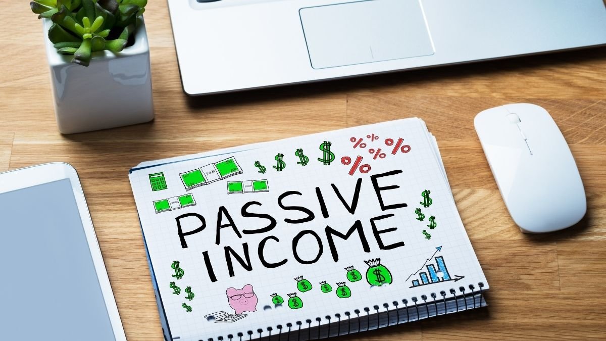 8 Beginner Passive Income Ideas with Little Money